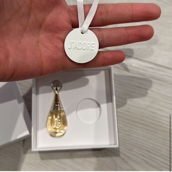 Jadore Dior perfum and tag - Picture 6 of 7
